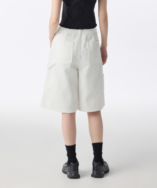 MUSINSA STANDARD WOMAN（ムシンサスタンダードウーマン）の「ウィメンズカーペンターバミューダデニムパンツ[ホワイト]（デニムパンツ・レディース・その他・30/27/28/29/25/26/24）」の3枚目の写真