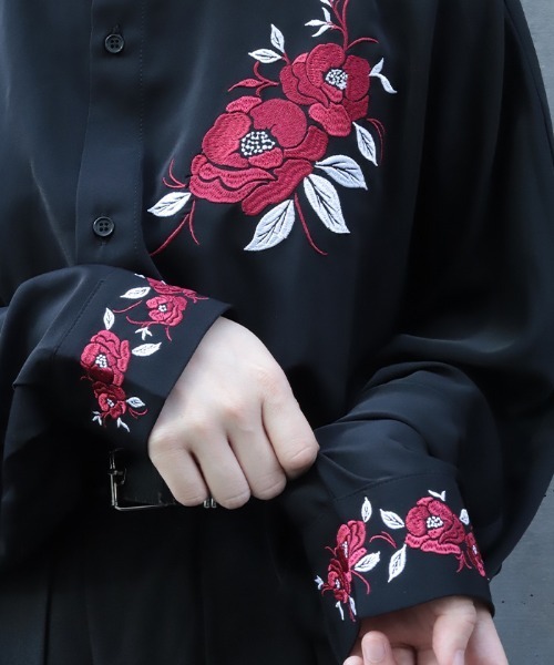 REZEN(リゼン)の「椿刺繍シャツ(シャツ/ブラウス・メンズ・ブルーパープル/ライトグレー/ローズ・LARGE/MEDIUM)」の9枚目の写真