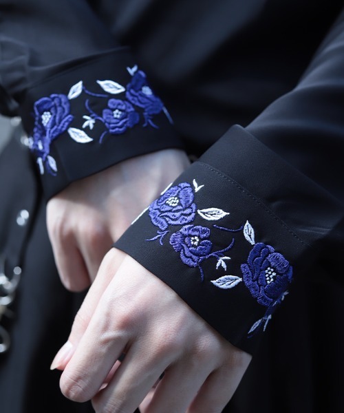 REZEN(リゼン)の「椿刺繍シャツ(シャツ/ブラウス・メンズ・ブルーパープル/ライトグレー/ローズ・LARGE/MEDIUM)」の12枚目の写真