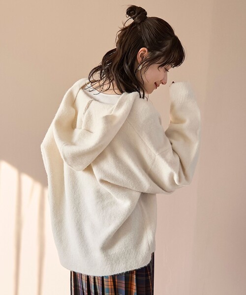 coen(コーエン)の「フラッフィーフーディ ウォッシャブルニット(WEB限定カラーあり)(ニット/セーター・レディース・オフホワイト/ライトブルー/ネイビー/ダークグレー・L/M)」の7枚目の写真