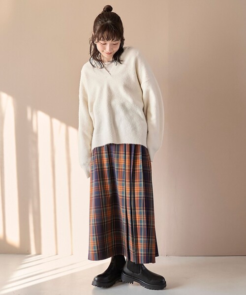 coen(コーエン)の「フラッフィーフーディ ウォッシャブルニット(WEB限定カラーあり)(ニット/セーター・レディース・オフホワイト/ライトブルー/ネイビー/ダークグレー・L/M)」の8枚目の写真