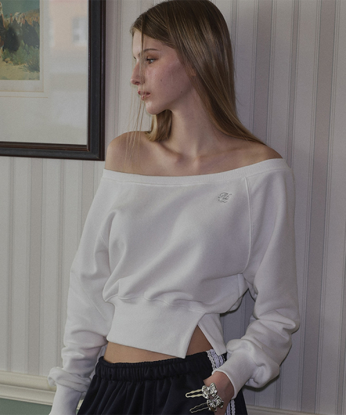ROSEFRANTZ（ロゼフランツ）の「Side Slit Off shoulder Sweatshirt [White]（スウェット・レディース・ホワイト・FREE）」の3枚目の写真