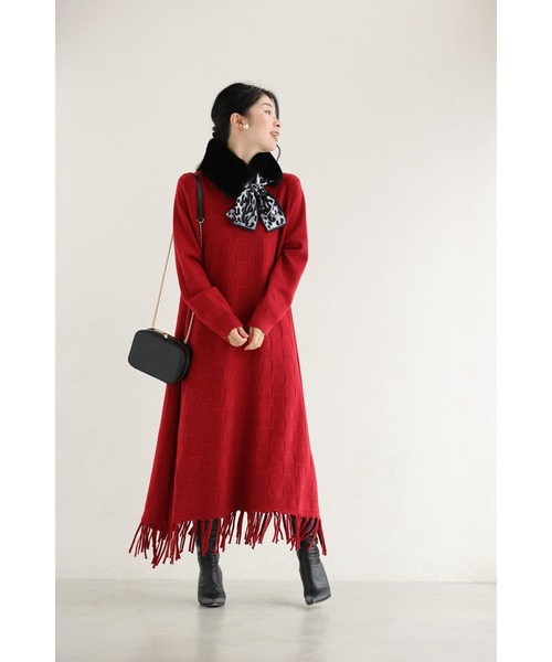 cawaii(カワイイ)の「ブロックチェック浮かぶ裾フリンジニットミディアムワンピース(ワンピース・レディース・レッド・FREE)」の3枚目の写真