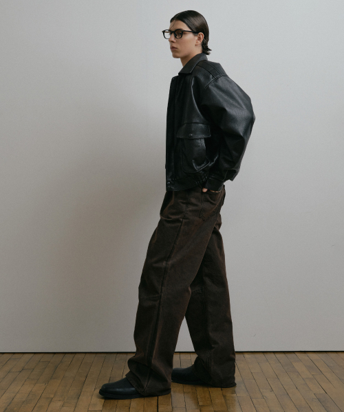 DUSTYWHITE(ダスティーホワイト)の「BROWN DIRTY WASHED OXFORD WIDE TUCK PANTS(その他パンツ・メンズ・その他・LARGE/MEDIUM/SMALL)」の3枚目の写真