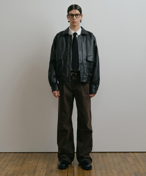 DUSTYWHITE(ダスティーホワイト)の「BROWN DIRTY WASHED OXFORD WIDE TUCK PANTS(その他パンツ・メンズ・その他・LARGE/MEDIUM/SMALL)」の4枚目の写真
