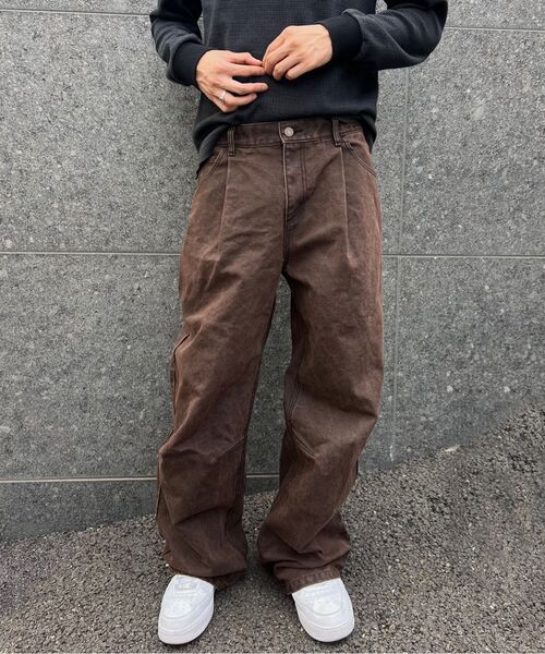 DUSTYWHITE(ダスティーホワイト)の「BROWN DIRTY WASHED OXFORD WIDE TUCK PANTS(その他パンツ・メンズ・その他・LARGE/MEDIUM/SMALL)」の8枚目の写真