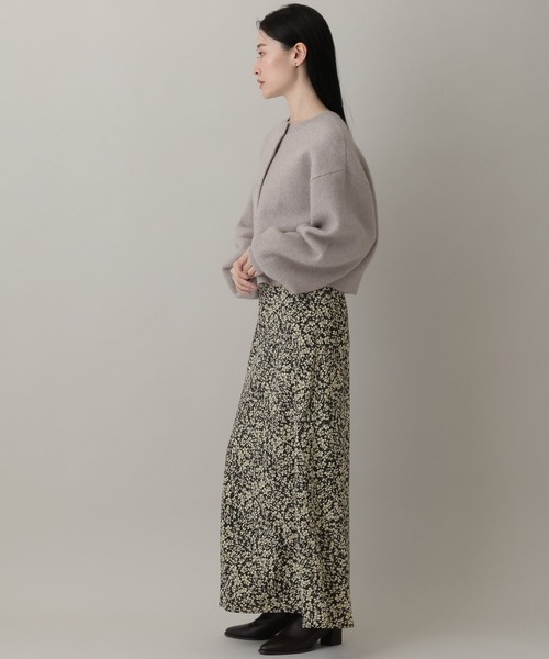 A part by（アパートバイ）の「フラワープリントナロースカート（スカート・レディース・アイボリー/ブラック/グリーン・SMALL/MEDIUM）」の11枚目の写真