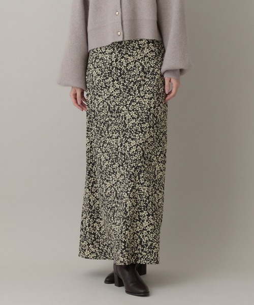A part by（アパートバイ）の「フラワープリントナロースカート（スカート・レディース・アイボリー/ブラック/グリーン・SMALL/MEDIUM）」の13枚目の写真