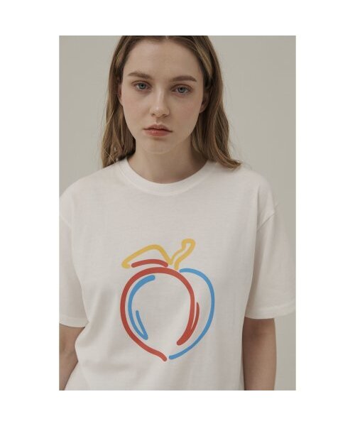Between A and B（ビトウィーンエイアンドビー）の「リラックスフィットピーチプリントTシャツ[ホワイト]（Tシャツ/カットソー・レディース・その他・FREE）」の2枚目の写真