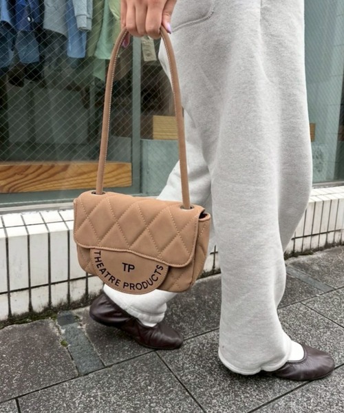 THEATRE PRODUCTS（シアタープロダクツ）の「フェイクスウェードキルティングバッグ（ハンドバッグ・レディース・ベージュ/ブラック・FREE）」の12枚目の写真