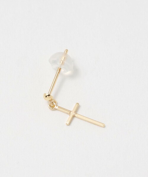BEAUTY&YOUTH UNITED ARROWS(ビューティーアンドユースユナイテッドアローズ)の「K10 クロス ピアス(ピアス(両耳用)・レディース・ゴールド・FREE)」の3枚目の写真