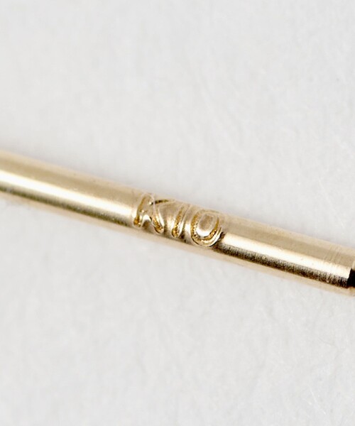 BEAUTY&YOUTH UNITED ARROWS(ビューティーアンドユースユナイテッドアローズ)の「K10 クロス ピアス(ピアス(両耳用)・レディース・ゴールド・FREE)」の6枚目の写真