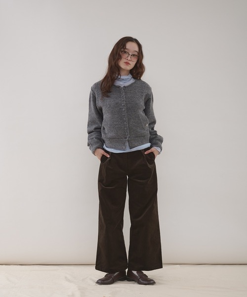 MUHET（ミュエータ）の「covered-button crew neck cardigan / クルミボタンカーディガン（カーディガン/ボレロ・レディース・ブラウン/ベージュ/ライトブルー/チャコールグレー・FREE）」の12枚目の写真