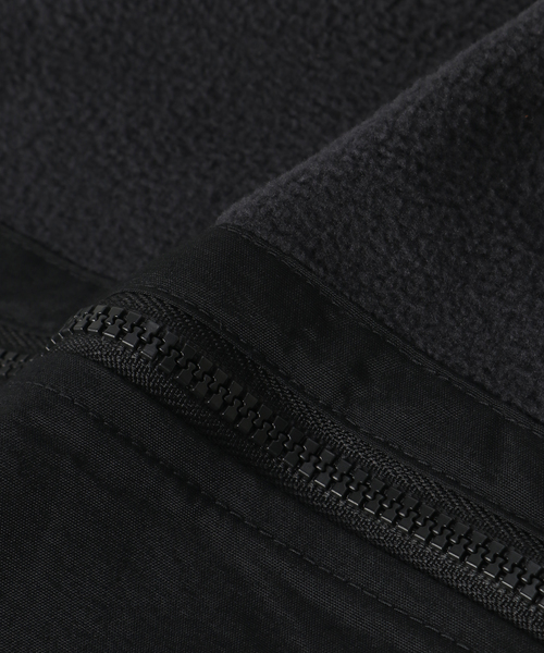 THE NORTH FACE（ザノースフェイス）の「THE NORTH FACE / ザ ノースフェイス Micro Fleece Muffler（マフラー・メンズ・ブラック/ブラウン・FREE）」の4枚目の写真