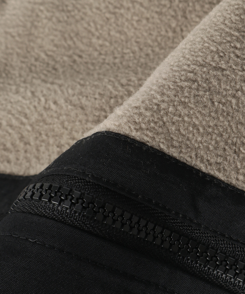 THE NORTH FACE（ザノースフェイス）の「THE NORTH FACE / ザ ノースフェイス Micro Fleece Muffler（マフラー・メンズ・ブラック/ブラウン・FREE）」の5枚目の写真