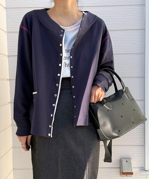 Q（キュー）の「ミニ裏毛ラインボックスカーデ（カーディガン/ボレロ・レディース・ライトグレー/ネイビー・MEDIUM）」の2枚目の写真