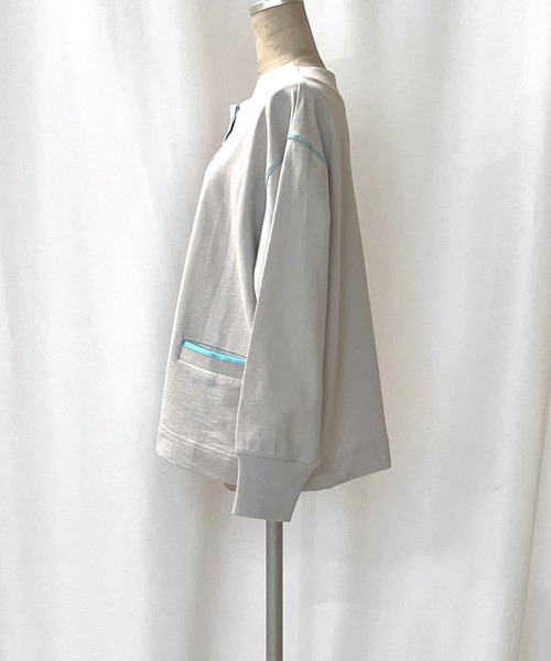 Q（キュー）の「ミニ裏毛ラインボックスカーデ（カーディガン/ボレロ・レディース・ライトグレー/ネイビー・MEDIUM）」の7枚目の写真