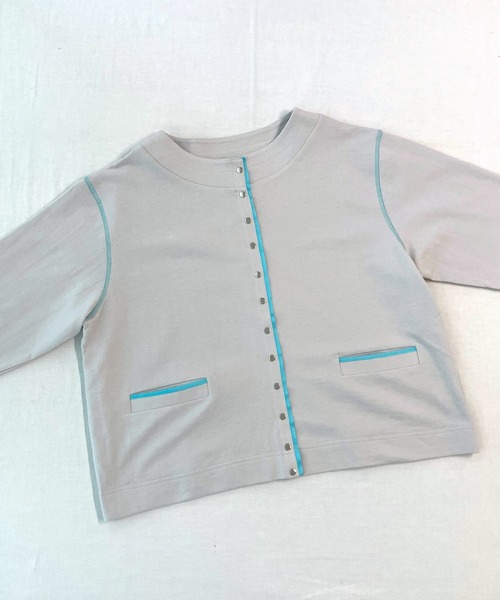 Q（キュー）の「ミニ裏毛ラインボックスカーデ（カーディガン/ボレロ・レディース・ライトグレー/ネイビー・MEDIUM）」の4枚目の写真