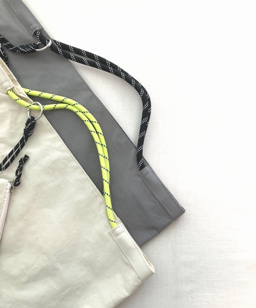 Q（キュー）の「ナイロンパッカブルトート（トートバッグ・レディース・グレー/アイボリー・ONE SIZE）」の6枚目の写真