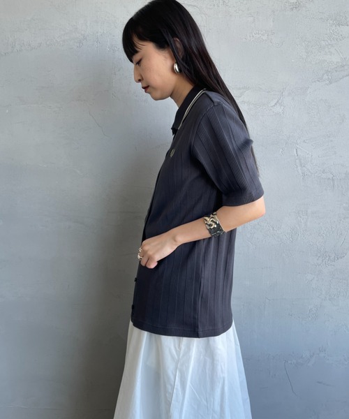 FRED PERRY（フレッドペリー）の「[FRED PERRY/フレッドペリー] 別注 ツインティップライン リブポロシャツ（ポロシャツ・レディース・オートミール/キナリ/チャコールグレー/ブラック・8/10）」の12枚目の写真