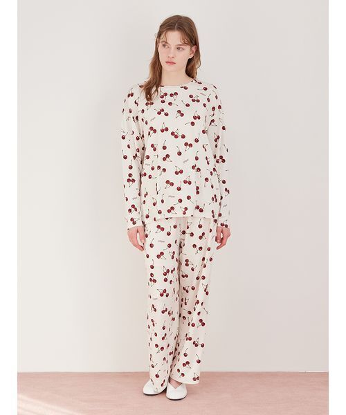 gelato pique（ジェラートピケ）の「チェリー柄ロンT（ルームウェア