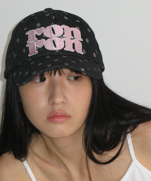 RONRON(ロンロン)の「DOT LOGO BALL CAP BLACK(キャップ・レディース・その他・FREE)」の1枚目の写真