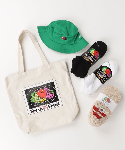 FRUIT OF THE LOOM(フルーツオブザルーム)の「【ギフトセット】FRUIT OF THE LOOMのグッズを5点詰め込んだギフトセット!(トートバッグ・メンズ・ホワイト系その他6/ホワイト系その他3/ホワイト系その他/ホワイト系その他4/ホワイト系その他2/ホワイト系その他5・FREE)」の3枚目の写真