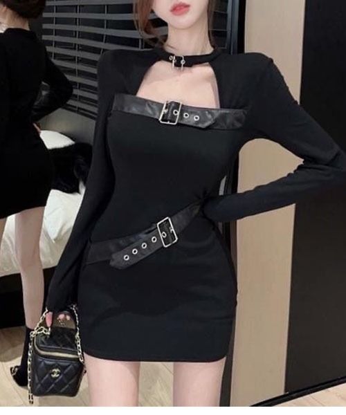 gossip!ロサンゼルス(ゴシップロサンゼルス)の「【Y2K・セクシー】ベルト付きスクエアネック長袖ミニワンピース スリムフィット(ワンピース・レディース・ブラック・M/S)」の2枚目の写真