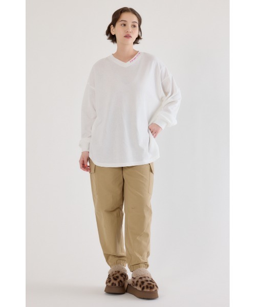 RODEO CROWNS WIDE BOWL(ロデオクラウンズワイドボウル)の「梨地VネックロングスリーブTシャツ(Tシャツ/カットソー・レディース・オフホワイト/ミント/ブラック・FREE)」の7枚目の写真