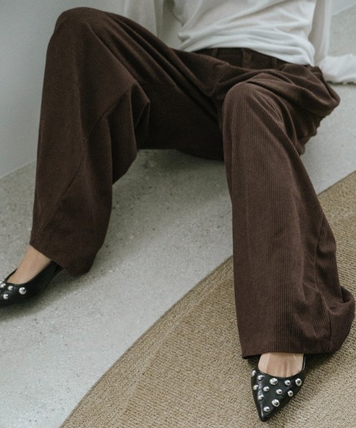 VION(ヴィオン)の「コーデュロイタックワイドパンツ / Corduroy Tuck Wide Pants(その他パンツ・レディース・ブラック/ブラウン・FREE)」の12枚目の写真