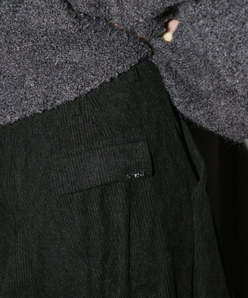 VION(ヴィオン)の「コーデュロイタックワイドパンツ / Corduroy Tuck Wide Pants(その他パンツ・レディース・ブラック/ブラウン・FREE)」の17枚目の写真