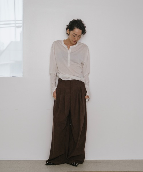 VION(ヴィオン)の「コーデュロイタックワイドパンツ / Corduroy Tuck Wide Pants(その他パンツ・レディース・ブラック/ブラウン・FREE)」の5枚目の写真