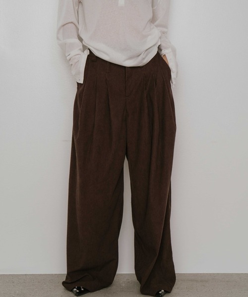 VION(ヴィオン)の「コーデュロイタックワイドパンツ / Corduroy Tuck Wide Pants(その他パンツ・レディース・ブラック/ブラウン・FREE)」の3枚目の写真
