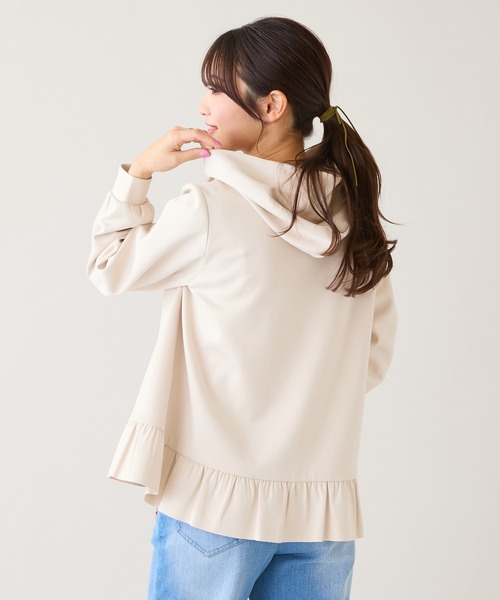 Rose Tiara(ローズティアラ)の「フリル裾ダンボールニットパーカー(パーカー・レディース・ベージュ/ネイビー・38/42/46)」の9枚目の写真