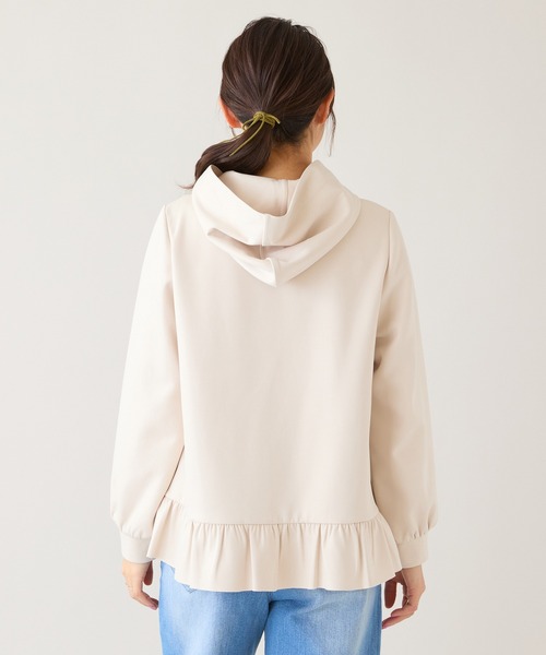 Rose Tiara(ローズティアラ)の「フリル裾ダンボールニットパーカー(パーカー・レディース・ベージュ/ネイビー・38/42/46)」の10枚目の写真