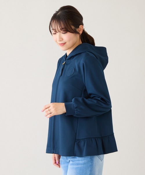 Rose Tiara(ローズティアラ)の「フリル裾ダンボールニットパーカー(パーカー・レディース・ベージュ/ネイビー・38/42/46)」の16枚目の写真