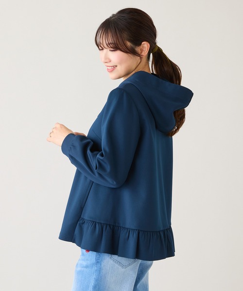 Rose Tiara(ローズティアラ)の「フリル裾ダンボールニットパーカー(パーカー・レディース・ベージュ/ネイビー・38/42/46)」の17枚目の写真