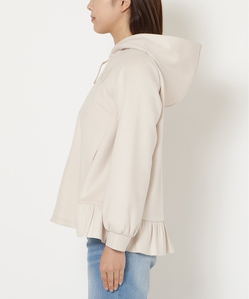 Rose Tiara(ローズティアラ)の「フリル裾ダンボールニットパーカー(パーカー・レディース・ベージュ/ネイビー・38/42/46)」の21枚目の写真