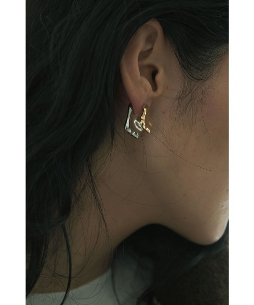 marjour（マージュール）の「WAVE METAL PIERCE（ピアス（両耳用）・レディース・シルバー×ゴールド・FREE）」の14枚目の写真