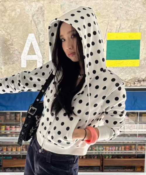 Vipoa(ヴィポア)の「ドットデザインフルジップパーカー(パーカー・レディース・ホワイト・FREE)」の7枚目の写真
