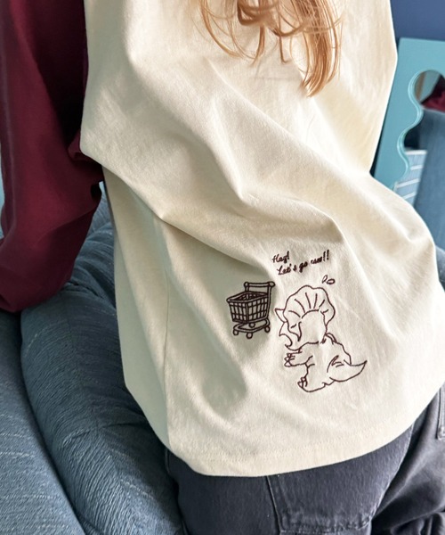 DOUBLE NAME(ダブルネーム)の「一緒にショッピングしたい恐竜ロンTEE(Tシャツ/カットソー・レディース・カーキ/レッド/ブラック系その他・FREE)」の10枚目の写真