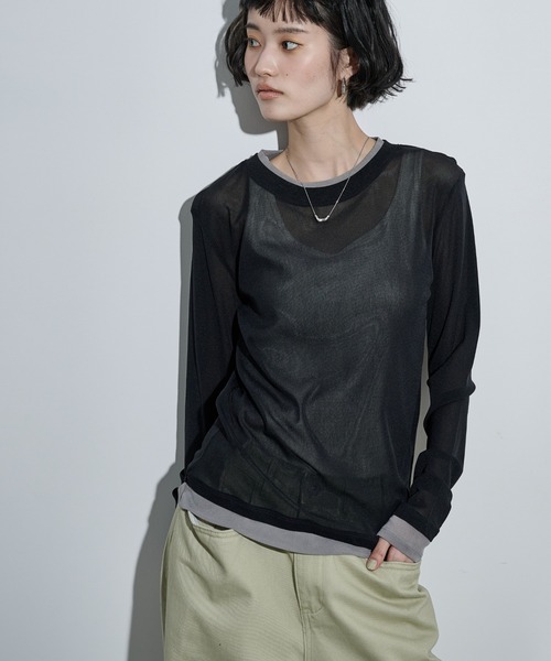 THE YOn（ザヨン）の「レイヤード風バイカラーシアープルオーバー（Tシャツ/カットソー・レディース・アイボリー/ブラック/ブラウン/ピンク・FREE）」の2枚目の写真