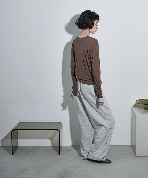 THE YOn（ザヨン）の「レイヤード風バイカラーシアープルオーバー（Tシャツ/カットソー・レディース・アイボリー/ブラック/ブラウン/ピンク・FREE）」の10枚目の写真