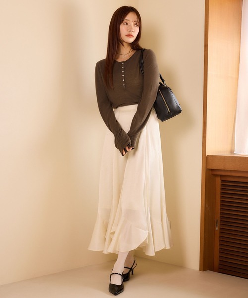 mysty woman（ミスティウーマン）の「【WEB限定】柔らかヘンリーネックロンT　667610（Tシャツ/カットソー・レディース・グレイッシュベージュ/ブラック/ネイビー/チャコールグレー/オフホワイト・FREE）」の11枚目の写真