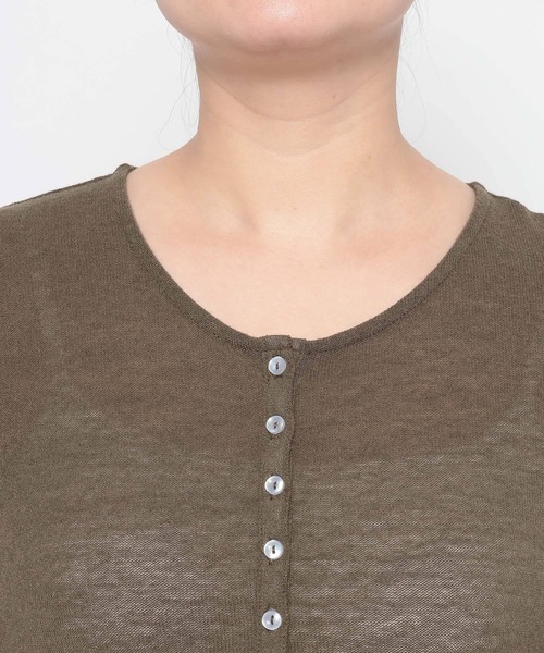 mysty woman（ミスティウーマン）の「【WEB限定】柔らかヘンリーネックロンT　667610（Tシャツ/カットソー・レディース・グレイッシュベージュ/ブラック/ネイビー/チャコールグレー/オフホワイト・FREE）」の20枚目の写真