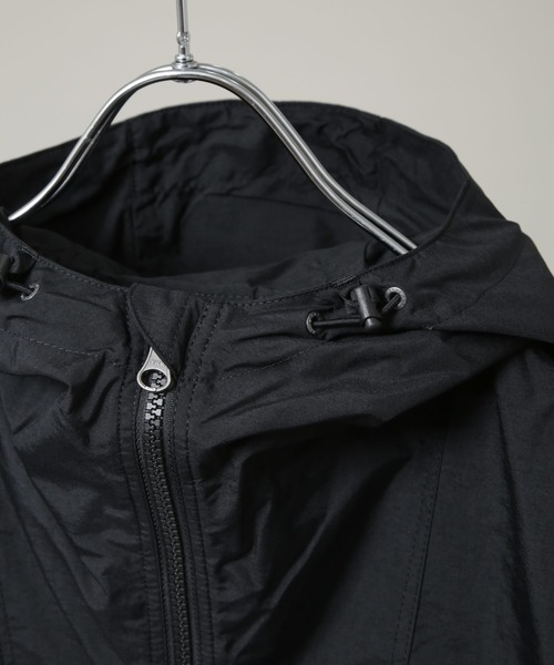 THE NORTH FACE（ザノースフェイス）の「THE NORTH FACE/コンパクトジャケット（ナイロンジャケット・レディース・ブラック/グレー系その他4・M/L）」の8枚目の写真