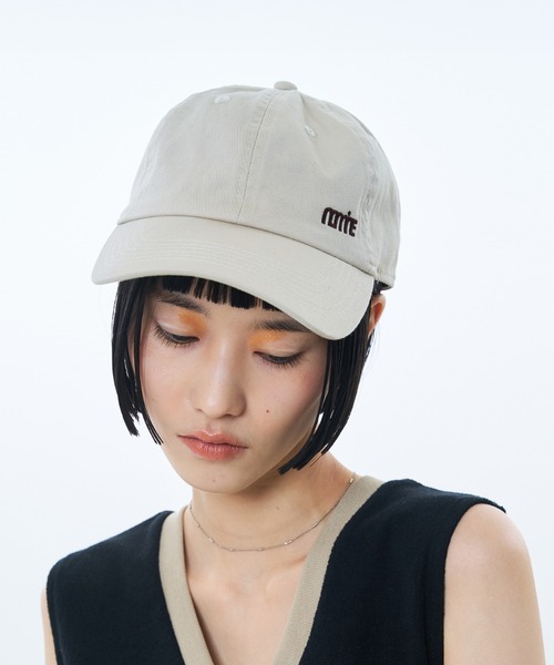 NOMINE(ノミネ)の「オリジナル刺繍ロゴ キャップ(キャップ・レディース・グレー/アイボリー/ブラウン/ネイビー・フリー)」の2枚目の写真