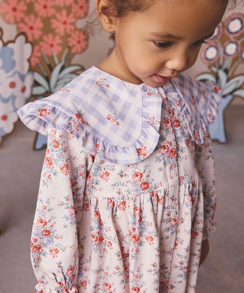 Cath Kidston（キャスキッドソン）の「キッズ フリルカラー ロングスリーブ  ワンピース Spray Floral Placement（ワンピース・キッズ・アイボリー・122/110/98）」の5枚目の写真