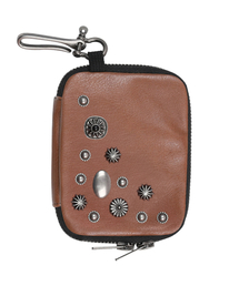 GLACK（グラック）の「GB013 イレギュラーコンチョポーチ (ブラウン)（札入れ/マネークリップ）」