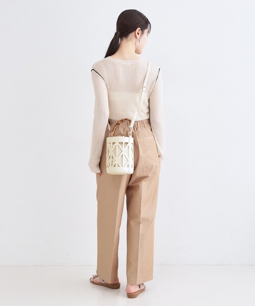 OPAQUE.CLIP（オペークドットクリップ）の「バンブーハンドルパンチングバケツ型バッグ（ハンドバッグ・レディース・アイボリー/ブラック/ブラウン系その他・00）」の5枚目の写真